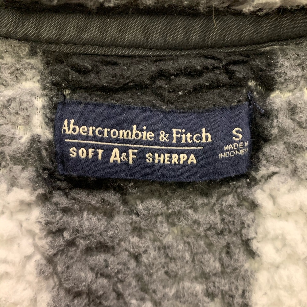 The Essential A&F Sherpa Fleece, Size Small - Picture 10 of 12